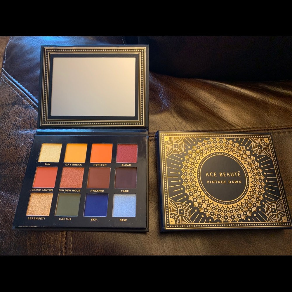 Ace Beaute Vintage Dawn Eyeshadow Palette